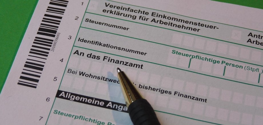 Antrag Formular Steuererklärung Stift Kugelschreiber